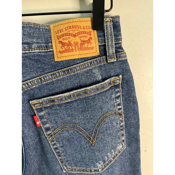 Levi’s women’s wedgie straight distressed knee jeans size 26 - Picture 6 of 8